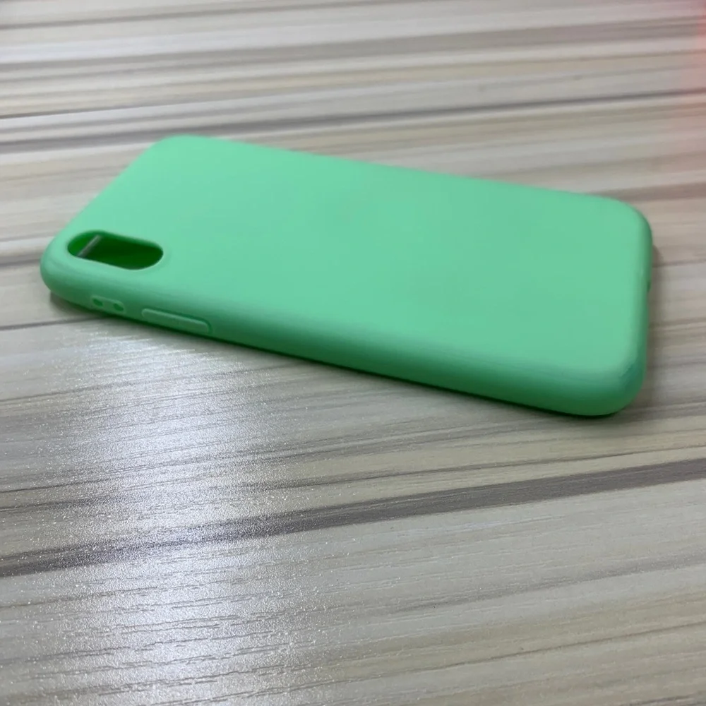 Green Silicone Phone Case For iPhone XR - 6”x 4”x 0.5”